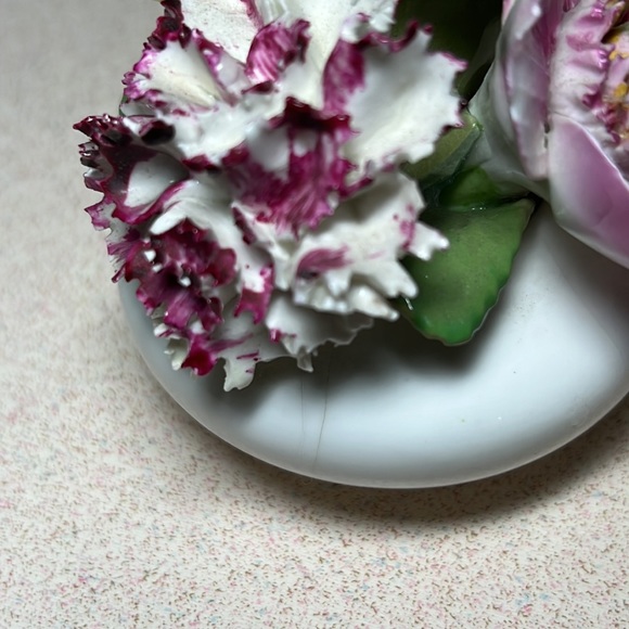 Radnor bone China flower bouquet - Picture 7 of 8